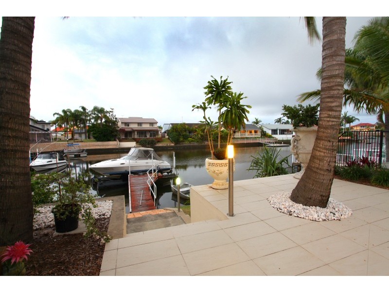 34-36 Cockleshell CT, Runaway Bay QLD 4216