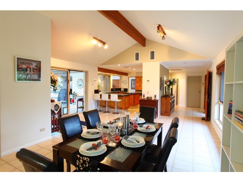 34-36 Cockleshell CT, Runaway Bay QLD 4216