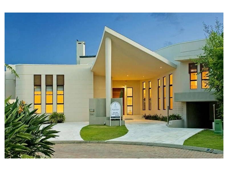 7087 Keyside Close, Hope Island QLD 4212