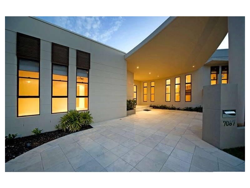 7087 Keyside Close, Hope Island QLD 4212