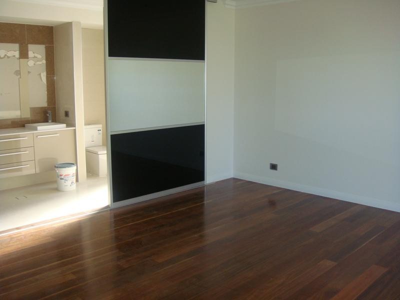 Knightsbridge Pde, Paradise Point QLD 4216