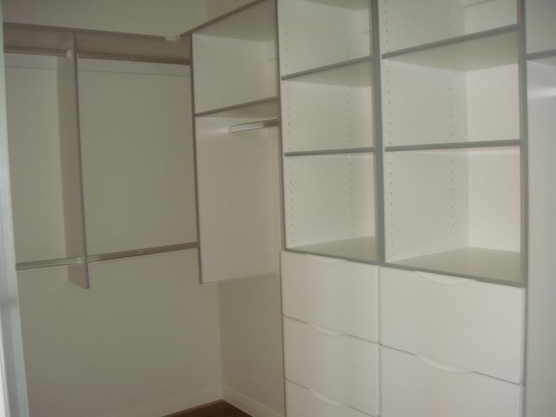 Knightsbridge Pde, Paradise Point QLD 4216