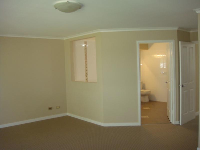 3 Marina Cresent, Runaway Bay QLD 4216