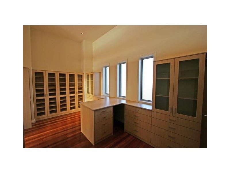 Sovereign Islands QLD 4216