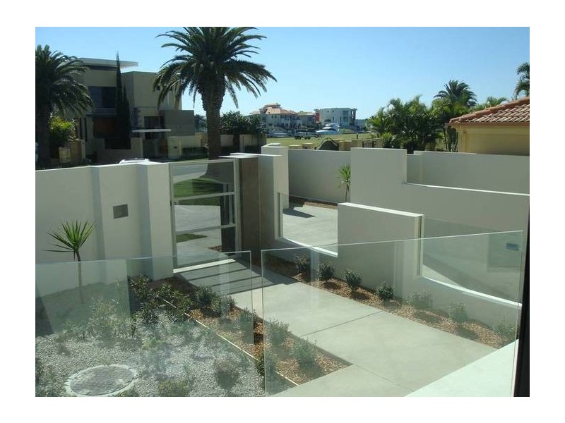 16 Regent Ct, Sovereign Islands QLD 4216