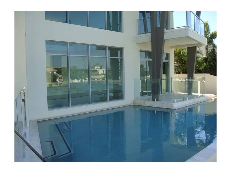 16 Regent Ct, Sovereign Islands QLD 4216