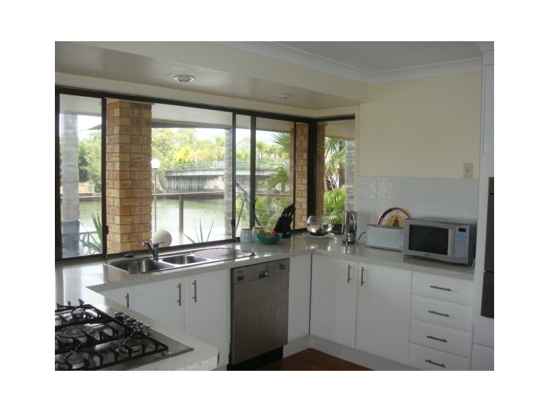 34 Sundance Way, Runaway Bay QLD 4216