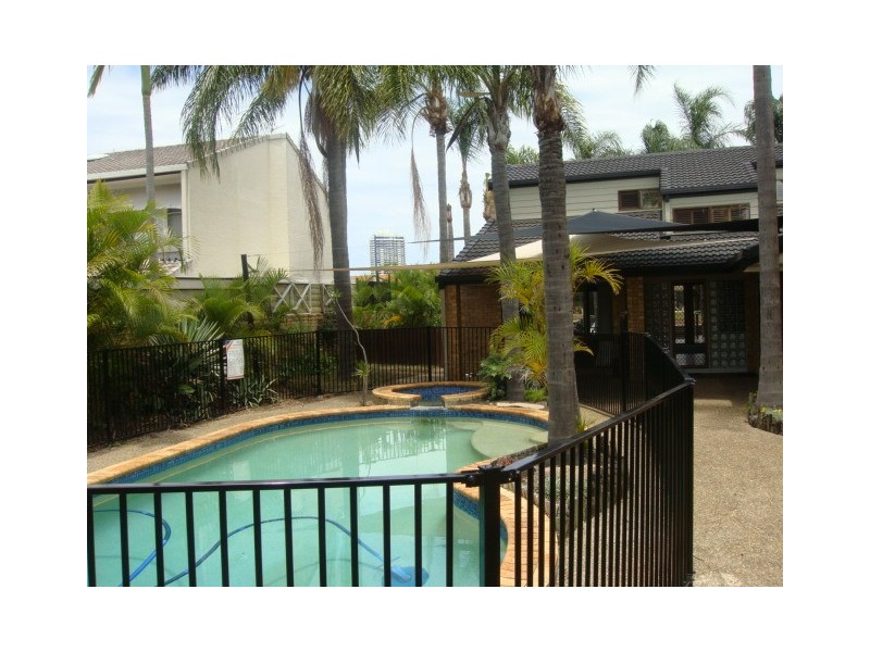 34 Sundance Way, Runaway Bay QLD 4216