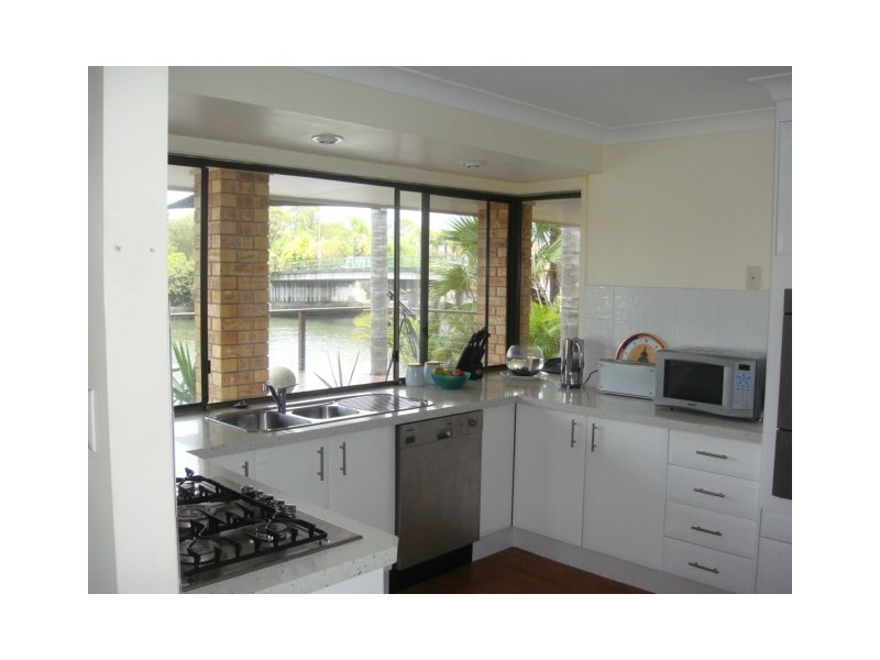 34 Sundance Way, Runaway Bay QLD 4216