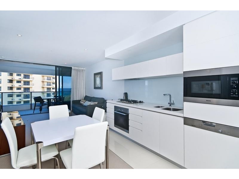 805/4 Charles Ave, Broadbeach QLD 4218