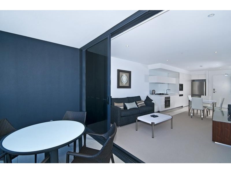 805/4 Charles Ave, Broadbeach QLD 4218