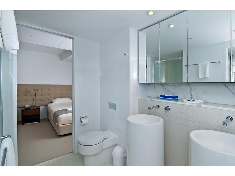 906/4 Charles, Broadbeach QLD 4218