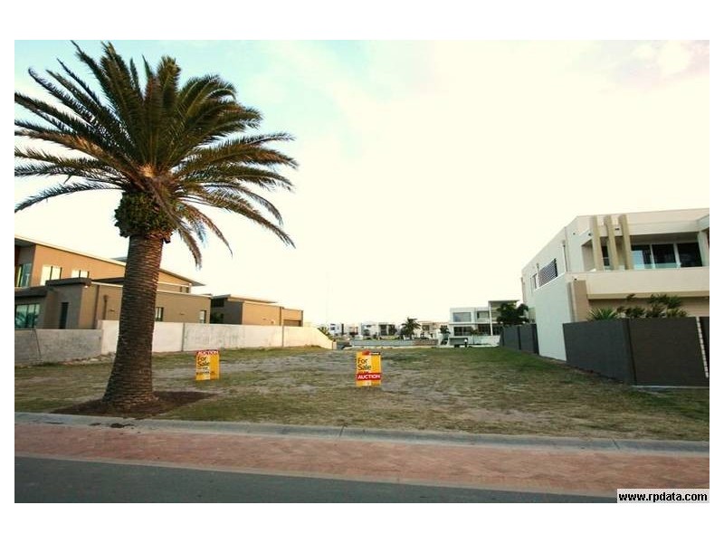 39 Knightsbridge Pde E, Sovereign Islands QLD 4216