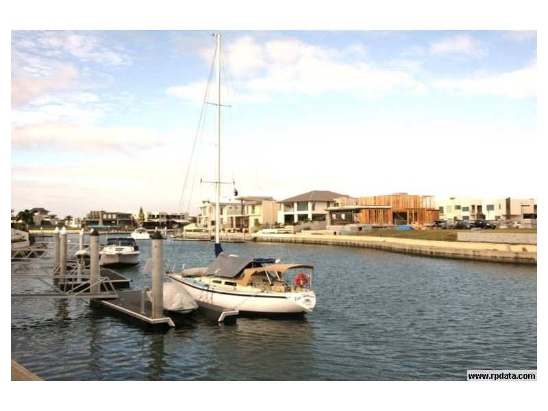 39 Knightsbridge Pde E, Sovereign Islands QLD 4216