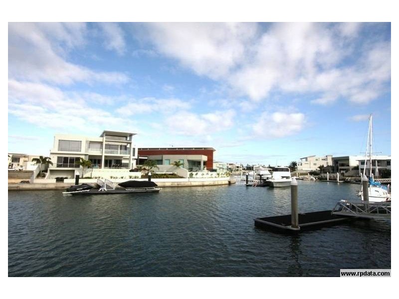 39 Knightsbridge Pde E, Sovereign Islands QLD 4216