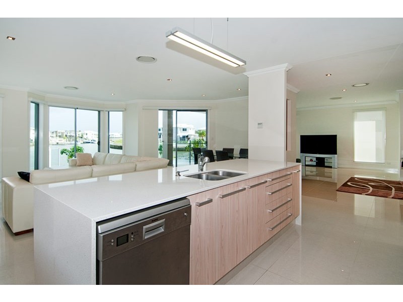 34 East Quay DR, Biggera Waters QLD 4216