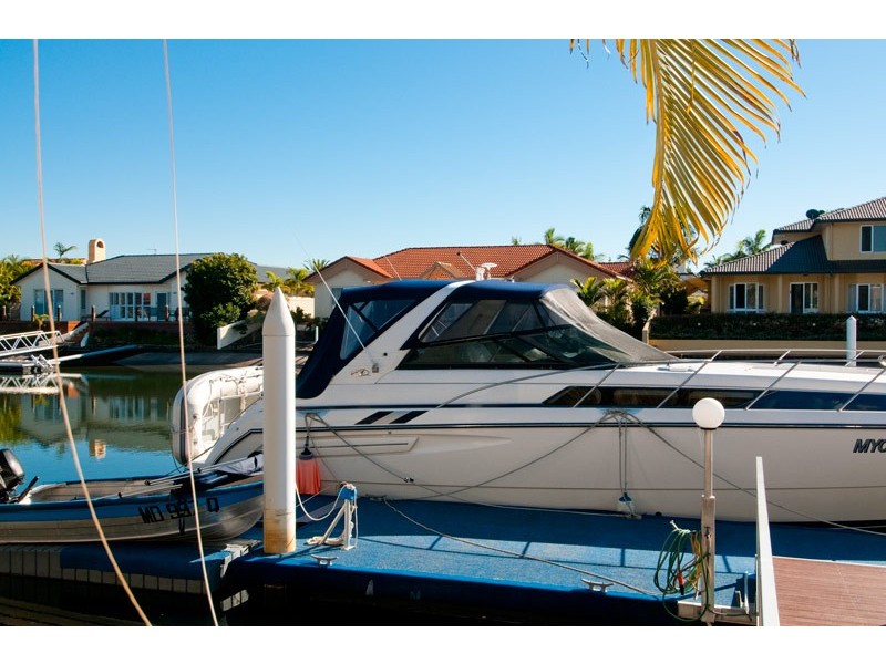 10 Folkstone PL, Runaway Bay QLD 4216
