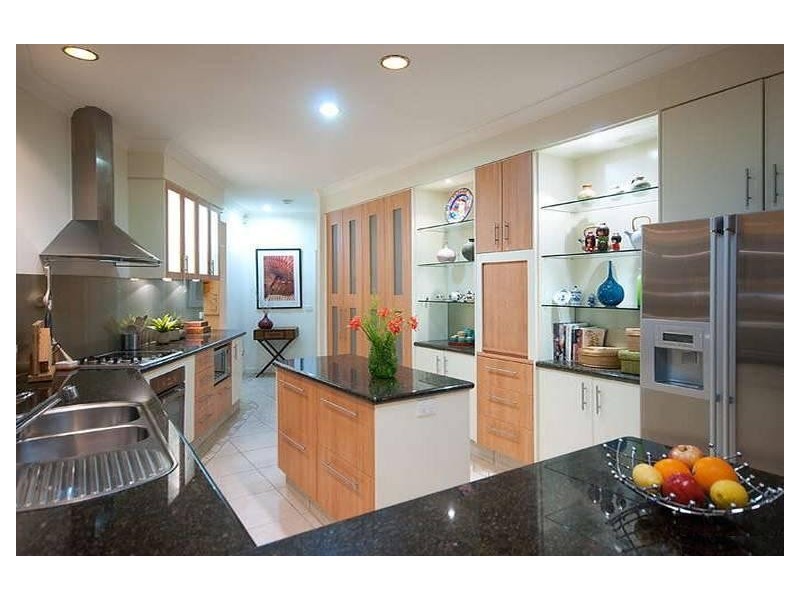 20 Kavieng CT, Runaway Bay QLD 4216