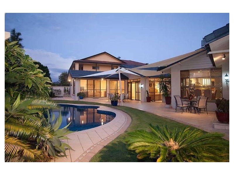 20 Kavieng CT, Runaway Bay QLD 4216