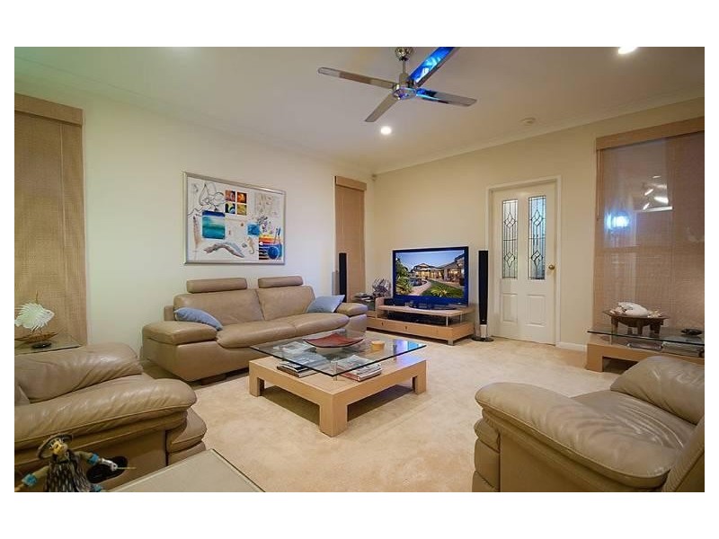 20 Kavieng CT, Runaway Bay QLD 4216