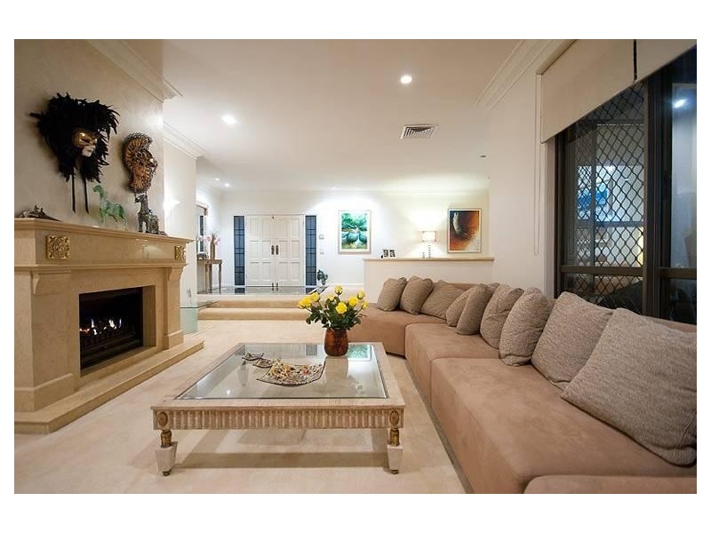 20 Kavieng CT, Runaway Bay QLD 4216