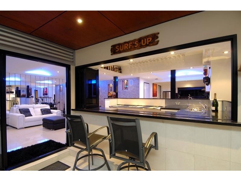 24 Daru Ave, Runaway Bay QLD 4216