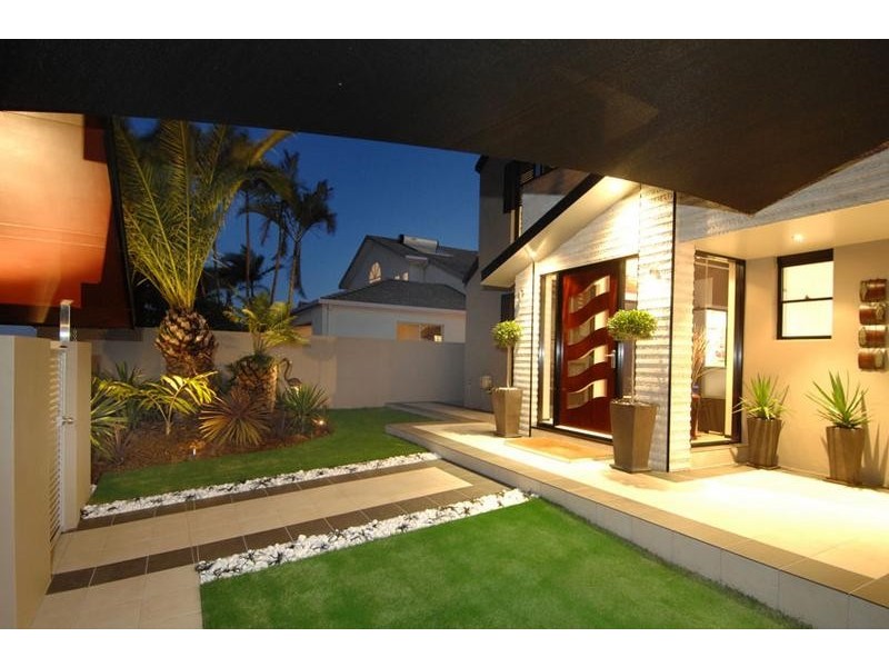 24 Daru Ave, Runaway Bay QLD 4216