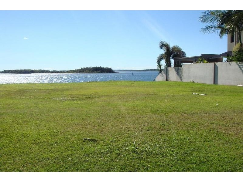 3 Knightsbridge Pde West, Sovereign Islands QLD 4216