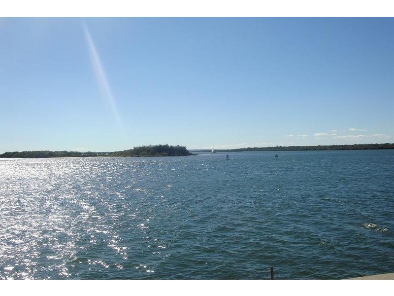 3 Knightsbridge Pde West, Sovereign Islands QLD 4216