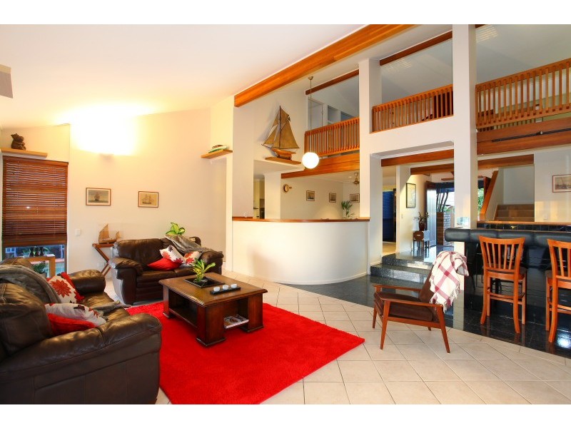 20 Midnight Ct, Runaway Bay QLD 4216