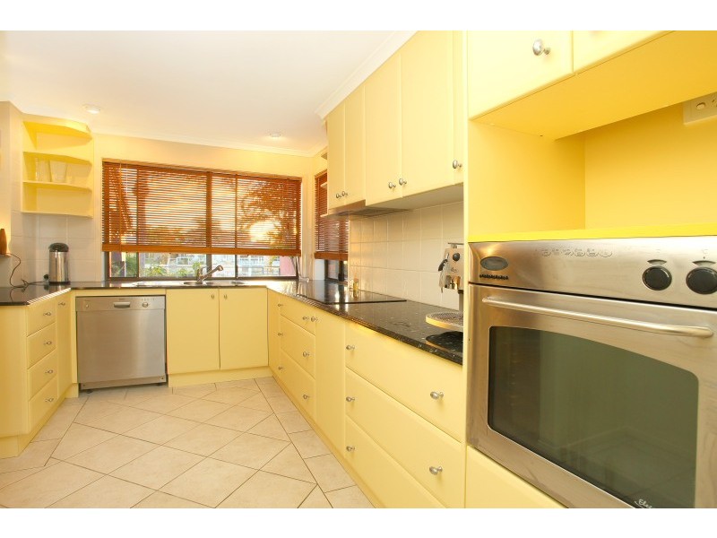 20 Midnight Ct, Runaway Bay QLD 4216