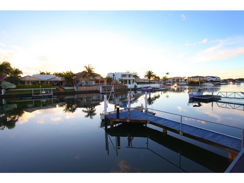 20 Midnight Ct, Runaway Bay QLD 4216