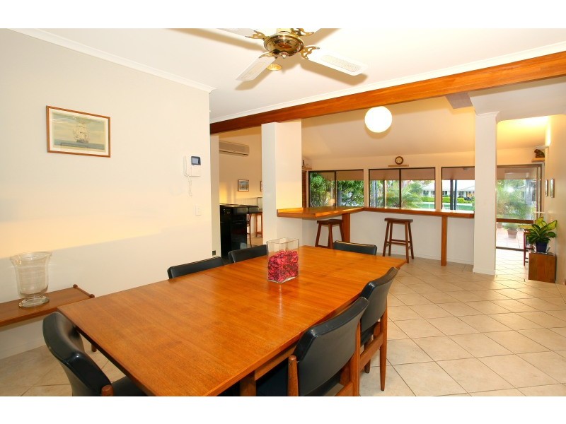 20 Midnight Ct, Runaway Bay QLD 4216