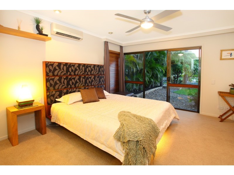 20 Midnight Ct, Runaway Bay QLD 4216