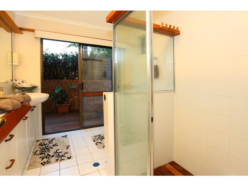 20 Midnight Ct, Runaway Bay QLD 4216