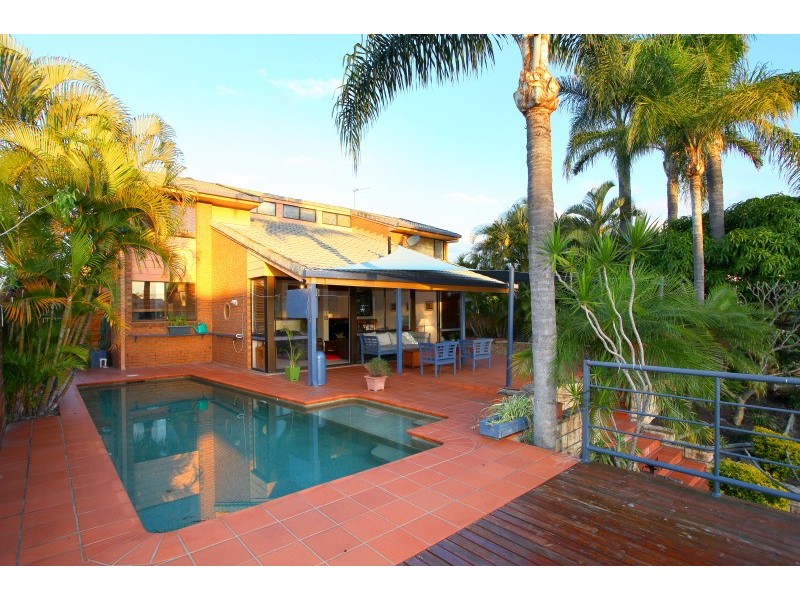 20 Midnight Ct, Runaway Bay QLD 4216