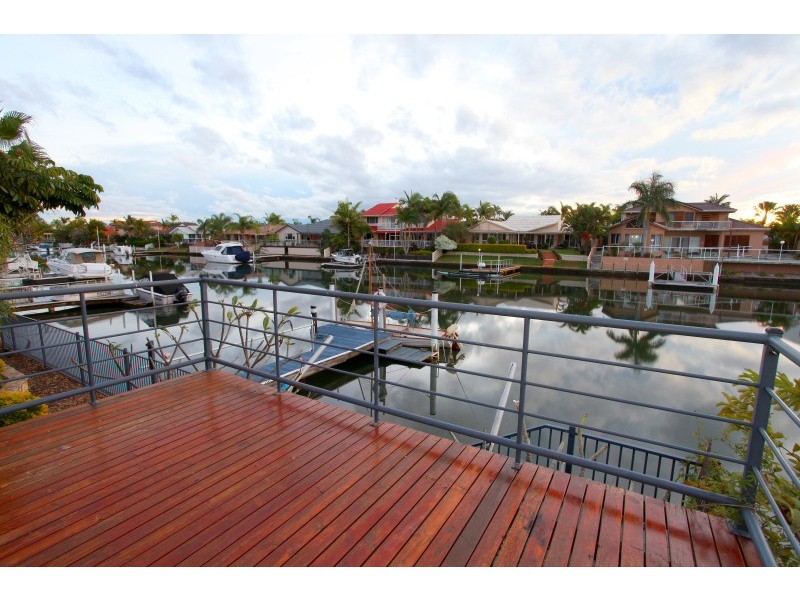 20 Midnight Ct, Runaway Bay QLD 4216