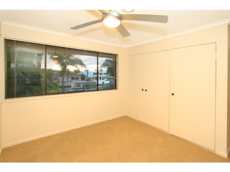 20 Midnight Ct, Runaway Bay QLD 4216