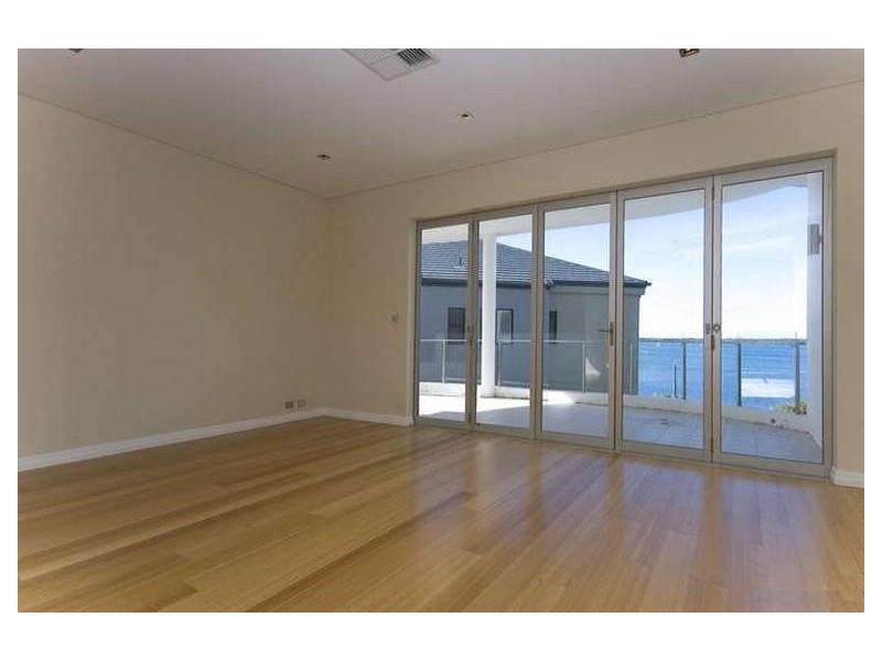 9/32 Oatland Ave, Runaway Bay QLD 4216