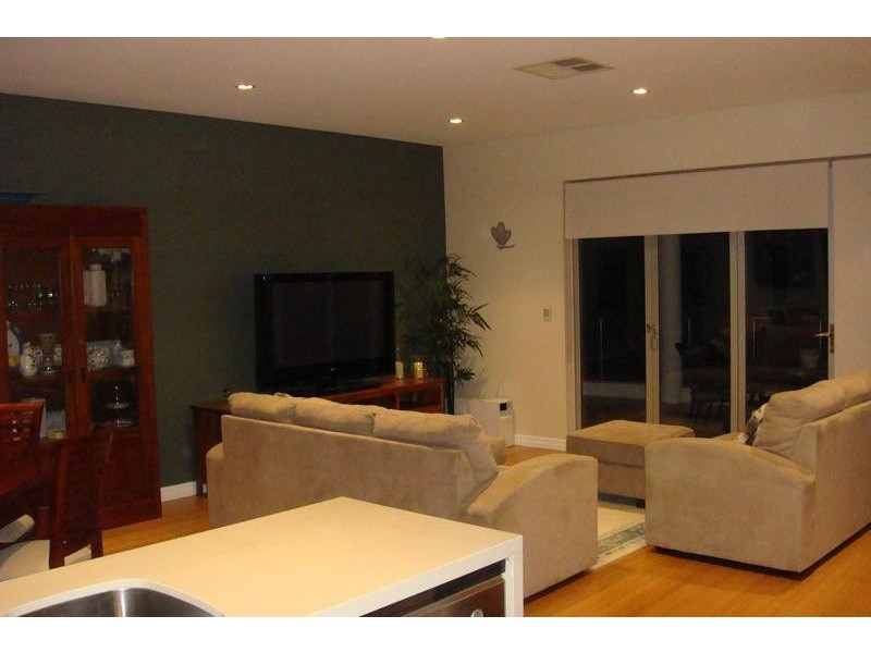 9/32 Oatland Ave, Runaway Bay QLD 4216