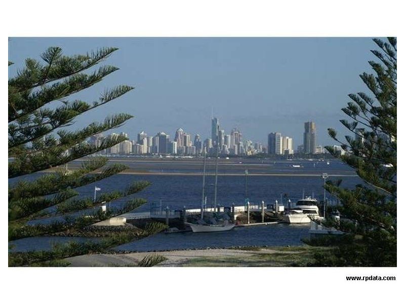 9/32 Oatland Espl, Runaway Bay QLD 4216