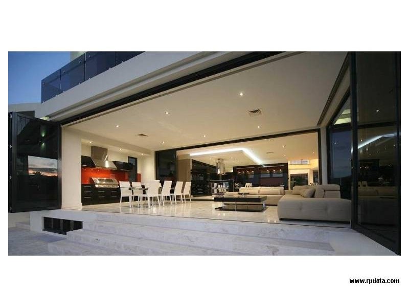 4 King Charles, Sovereign Islands QLD 4216