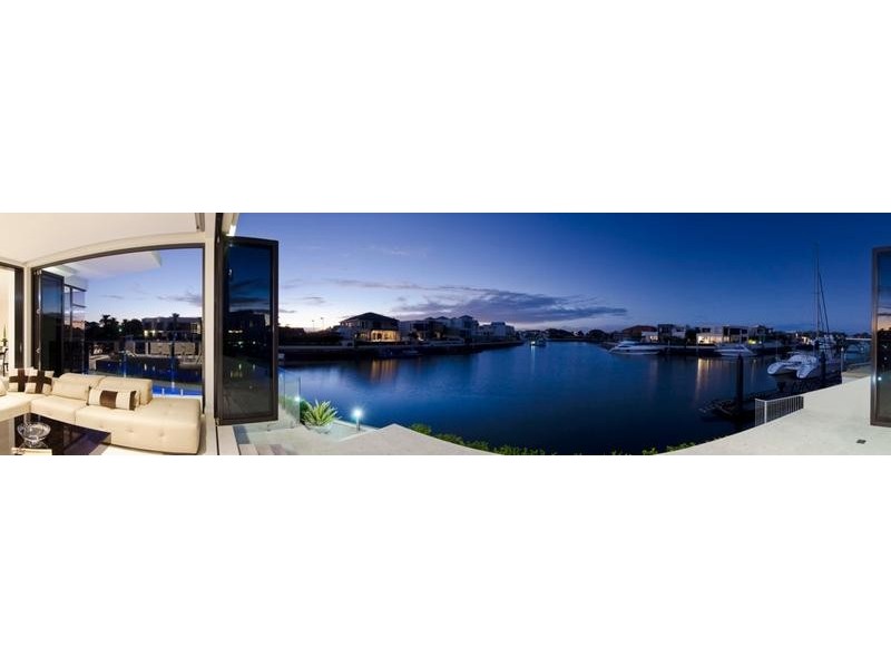 4 King Charles, Sovereign Islands QLD 4216