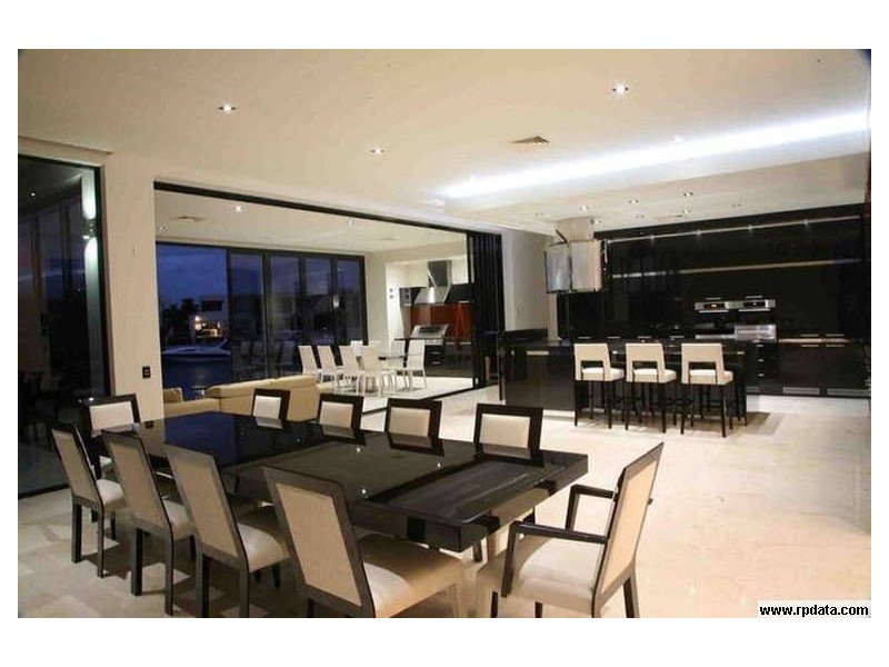 4 King Charles, Sovereign Islands QLD 4216