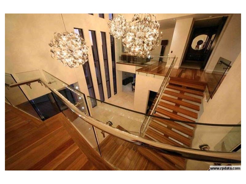 4 King Charles, Sovereign Islands QLD 4216