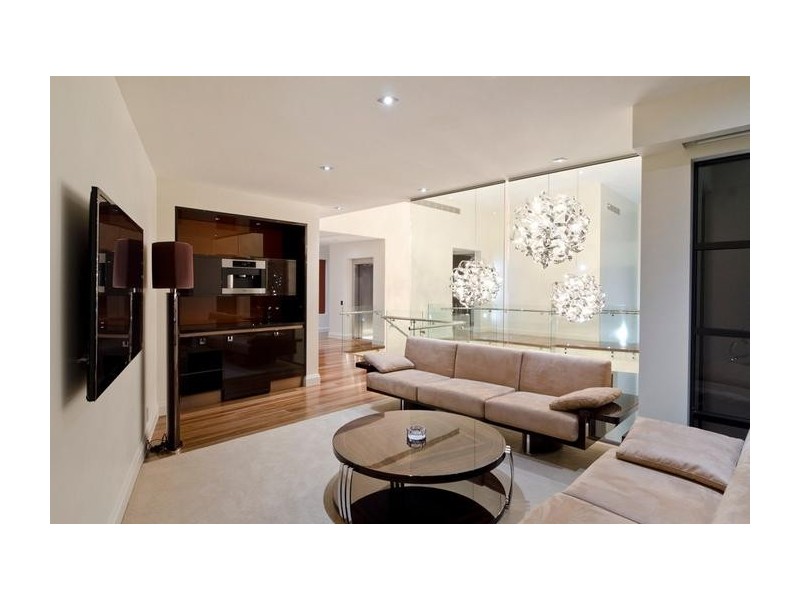 4 King Charles, Sovereign Islands QLD 4216