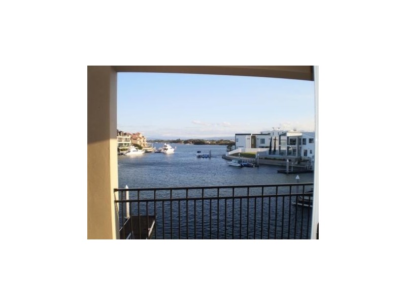 Sovereign Islands QLD 4216