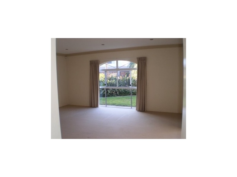 Sovereign Islands QLD 4216