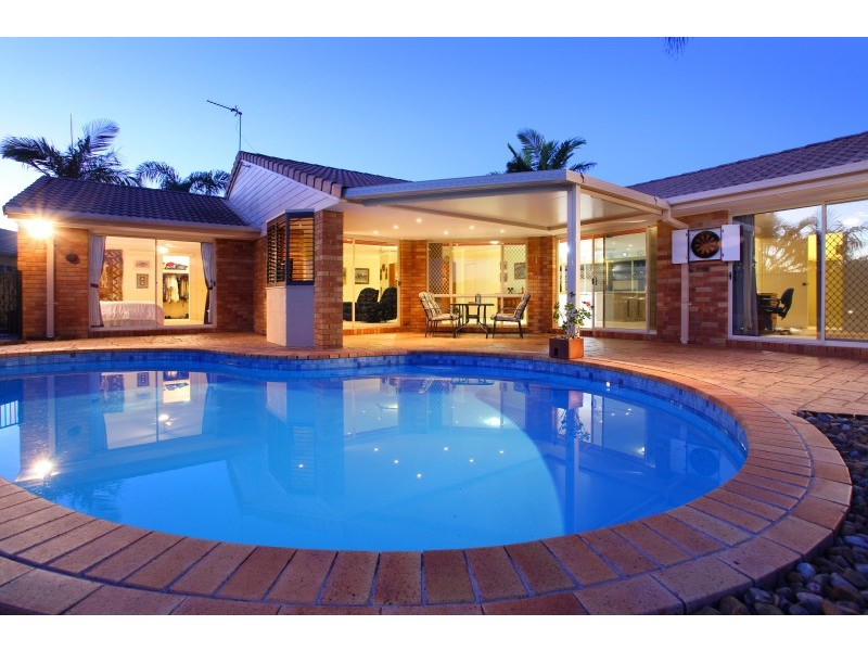 34 NIRVANA CT, Runaway Bay QLD 4216