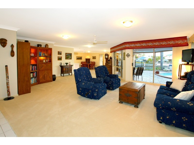 34 NIRVANA CT, Runaway Bay QLD 4216